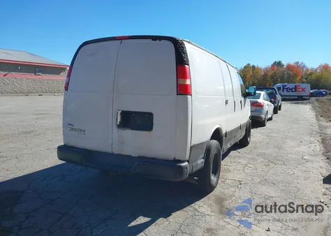 2012 Chevrolet Express 2500 Work Van z USA, uszkodzony, nr VIN 1GCWGFCAXC1127673